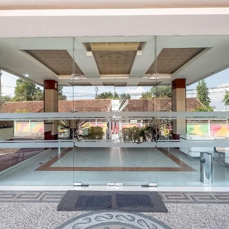 Oyo Flagship 3726 Tembok Batu Residence Tugu Ngoại thất bức ảnh