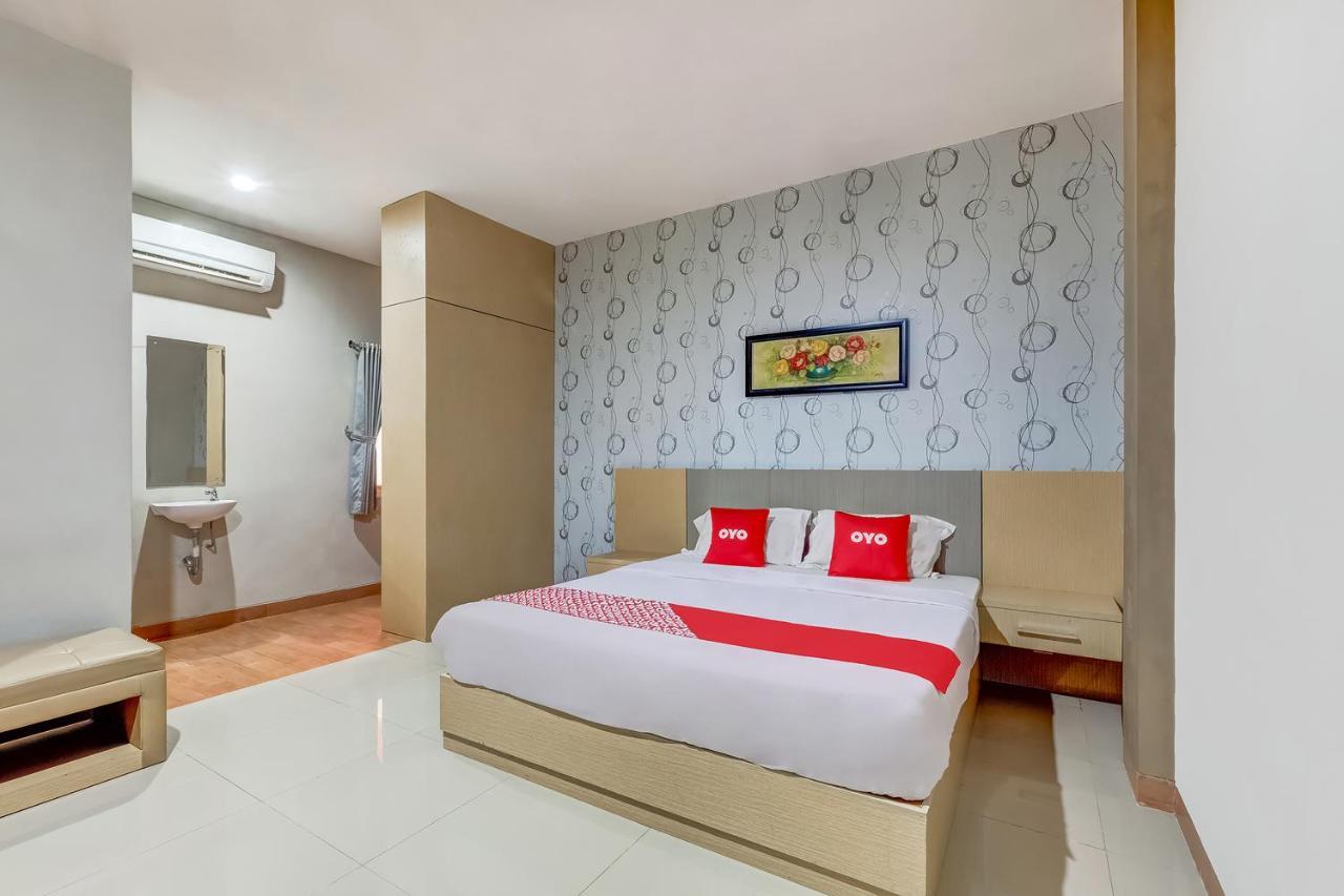 Oyo Flagship 3726 Tembok Batu Residence Tugu Ngoại thất bức ảnh