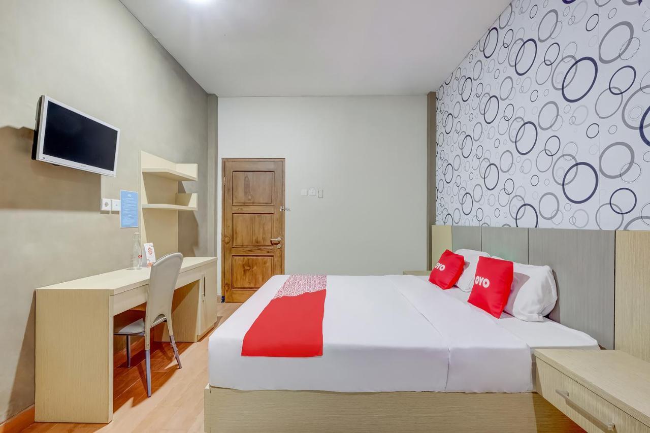Oyo Flagship 3726 Tembok Batu Residence Tugu Ngoại thất bức ảnh