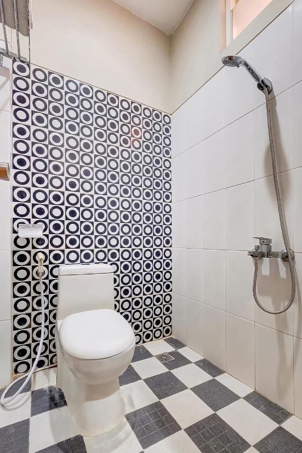 Oyo Flagship 3726 Tembok Batu Residence Tugu Ngoại thất bức ảnh