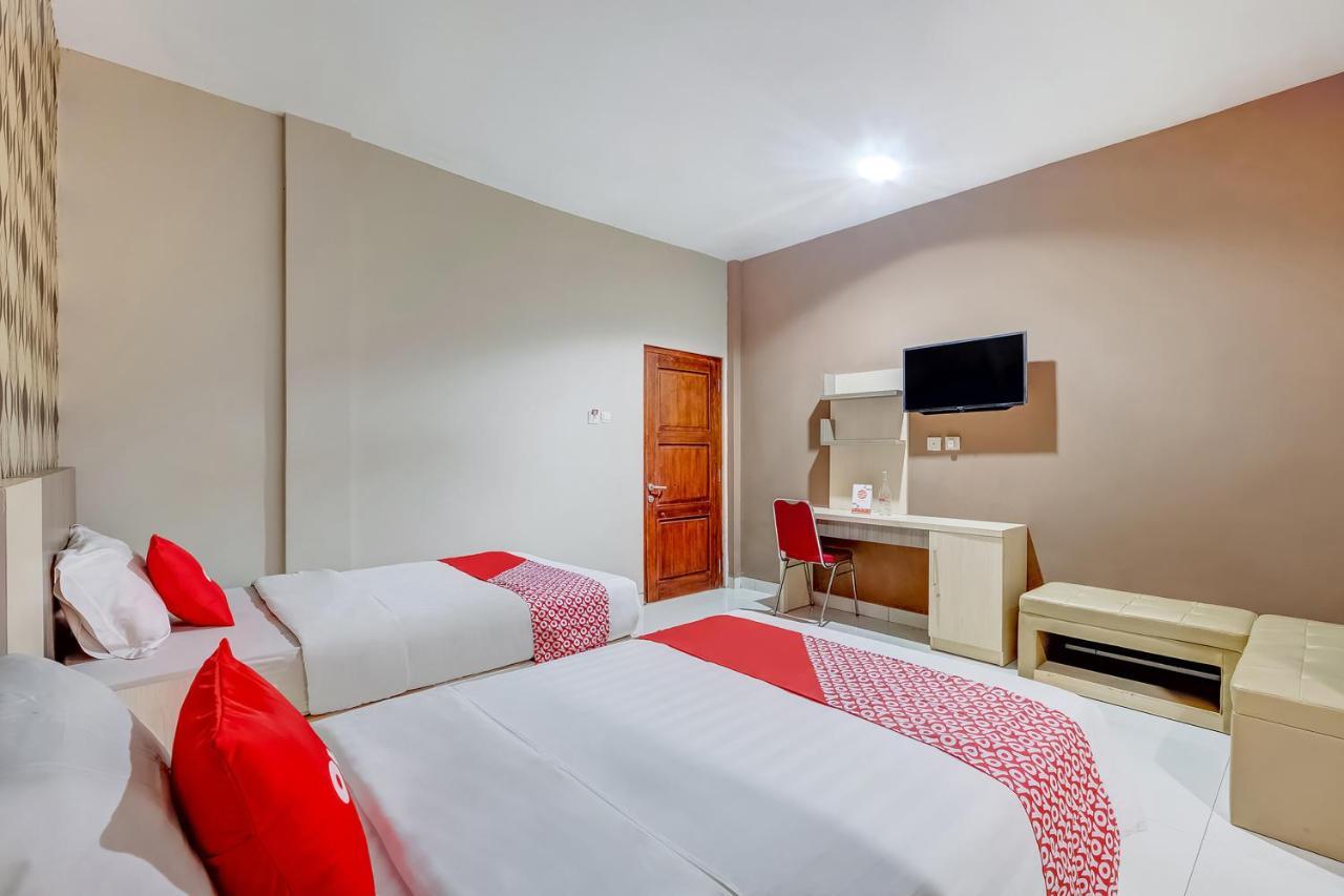 Oyo Flagship 3726 Tembok Batu Residence Tugu Ngoại thất bức ảnh