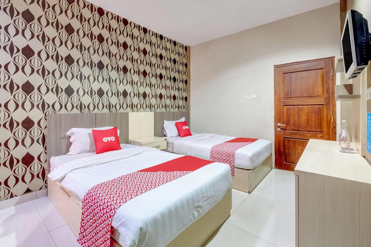 Oyo Flagship 3726 Tembok Batu Residence Tugu Ngoại thất bức ảnh