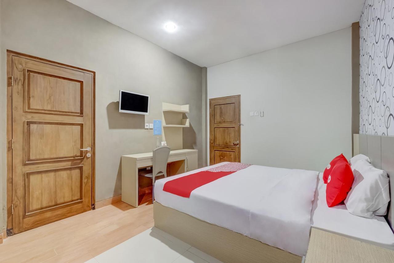 Oyo Flagship 3726 Tembok Batu Residence Tugu Ngoại thất bức ảnh