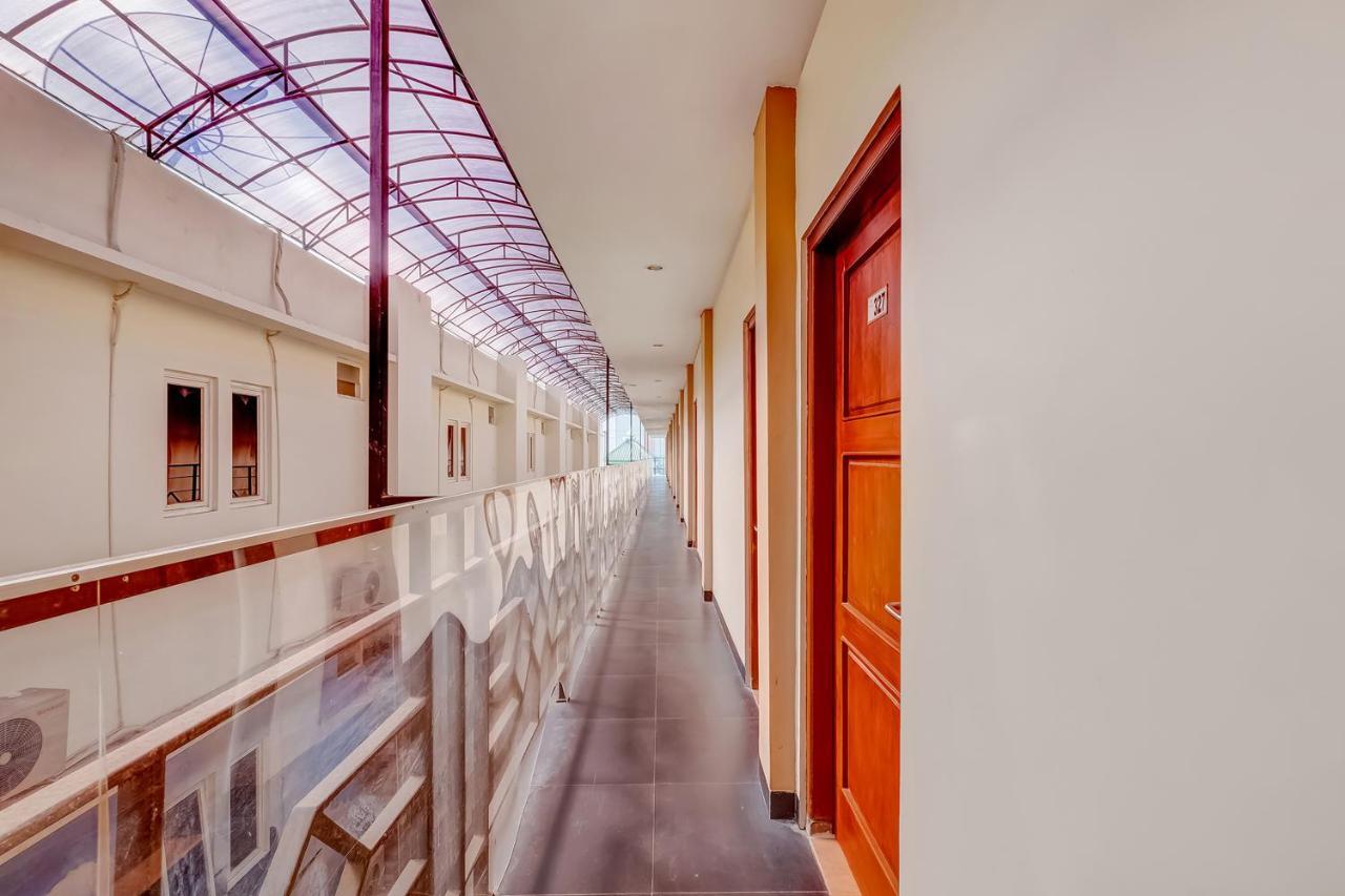 Oyo Flagship 3726 Tembok Batu Residence Tugu Ngoại thất bức ảnh