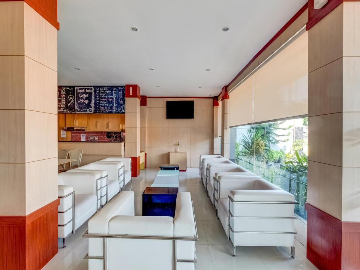 Oyo Flagship 3726 Tembok Batu Residence Tugu Ngoại thất bức ảnh