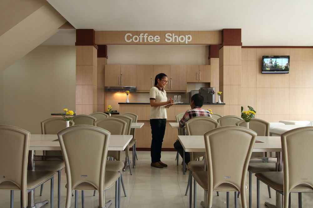 Oyo Flagship 3726 Tembok Batu Residence Tugu Ngoại thất bức ảnh