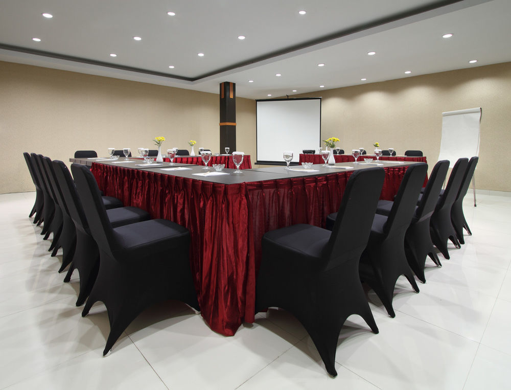 Oyo Flagship 3726 Tembok Batu Residence Tugu Ngoại thất bức ảnh